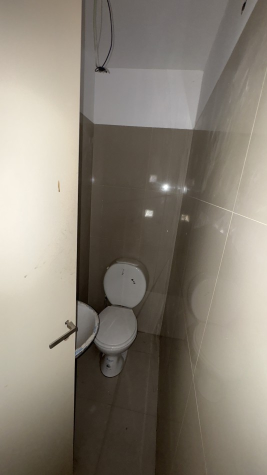 LOCAL COMERCIAL EN CALLE FRAY MAMERTO ESQUIU