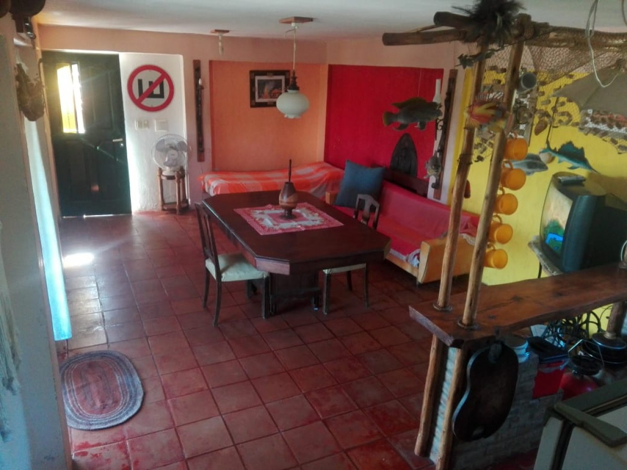 Casa con pileta en Parque Siquima
