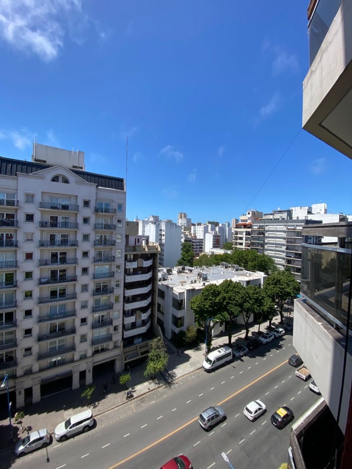 Depto 3 amb con balcon a la calle Colon al 2900 piso 9
