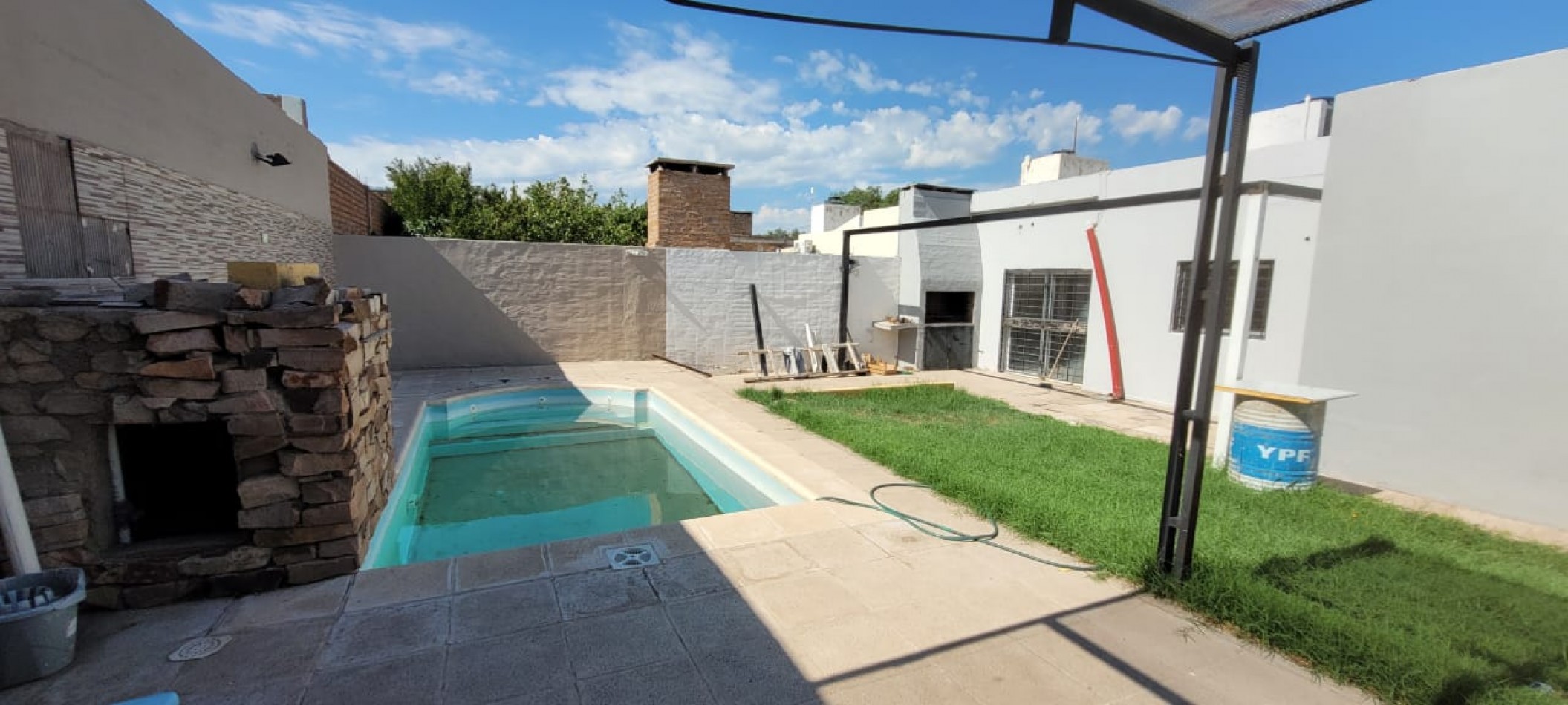CASA EN VENTA EN LOS LAPACHOS 