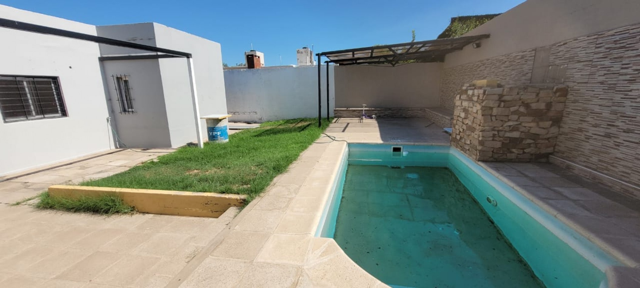 CASA EN VENTA EN LOS LAPACHOS 