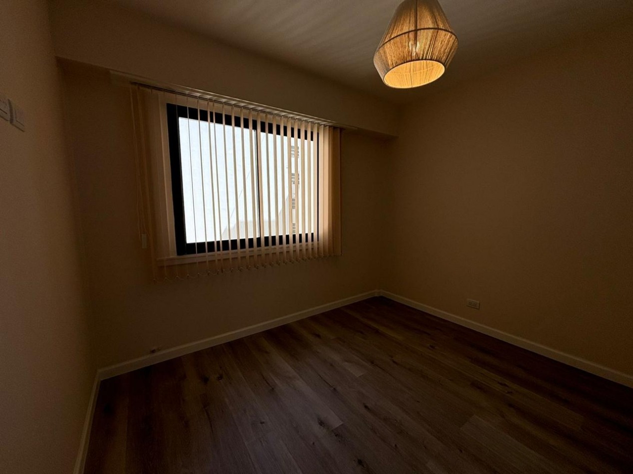 DEPARTAMENTO 3 AMB CON BALCON TERRAZA Y DEPENDENCIA DE SERVICIO EN EL CENTRO