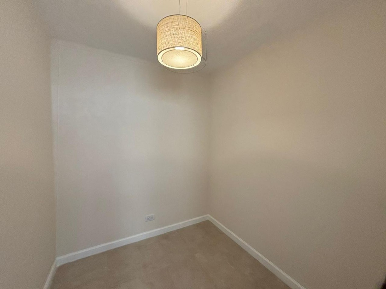 DEPARTAMENTO 3 AMB CON BALCON TERRAZA Y DEPENDENCIA DE SERVICIO EN EL CENTRO