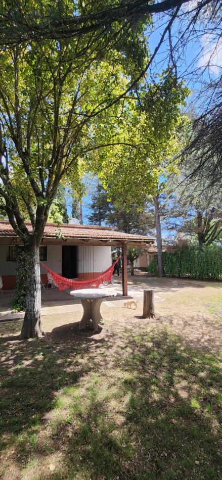 Venta casa 2 dormitorios lote esquina amplio parque 