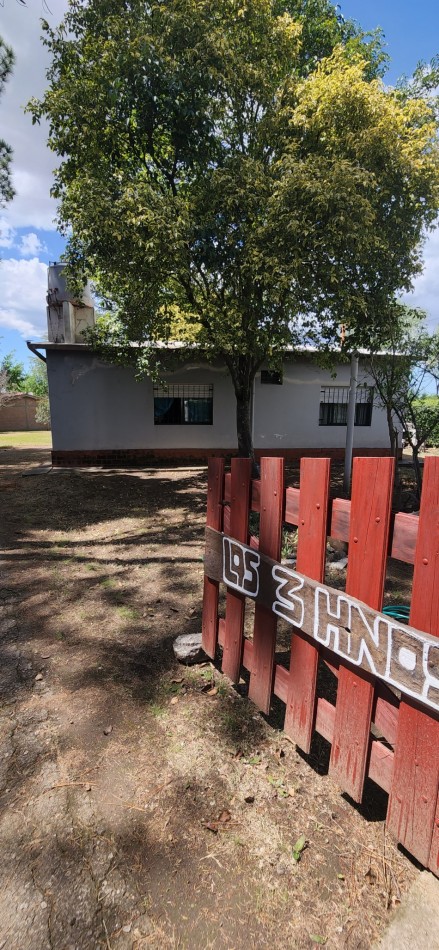 Venta casa 2 dormitorios lote esquina amplio parque 