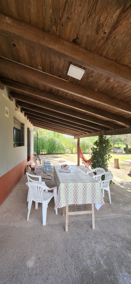 Venta casa 2 dormitorios lote esquina amplio parque 