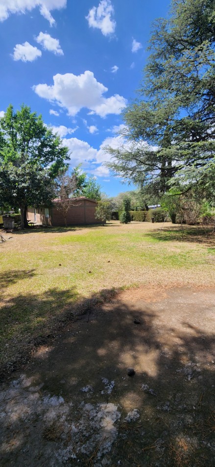 Venta casa 2 dormitorios lote esquina amplio parque 